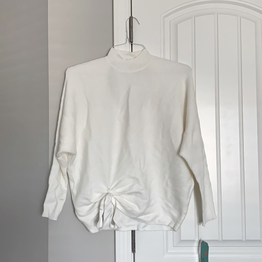 NWT lightweight turtleneck sweater